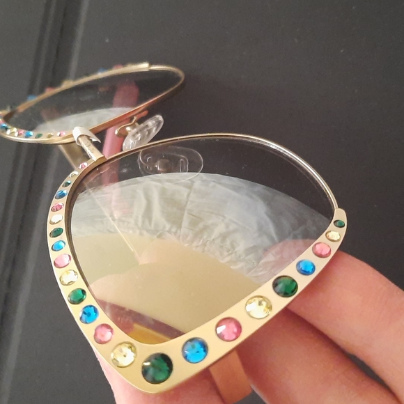 Sunglasses - Picture 3 of 5